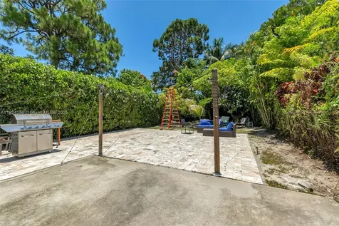 754 NE 36th Street Oakland Park FL 33334