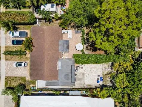 754 NE 36th Street Oakland Park FL 33334