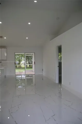 1716 NE 6th Place Cape Coral FL 33909