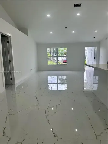 1716 NE 6th Place Cape Coral FL 33909