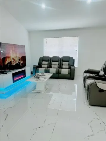 1716 NE 6th Place Cape Coral FL 33909