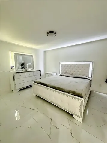 1716 NE 6th Place Cape Coral FL 33909