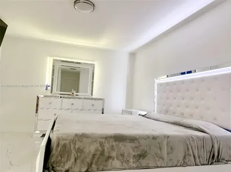 1716 NE 6th Place Cape Coral FL 33909