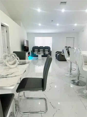 1716 NE 6th Place Cape Coral FL 33909