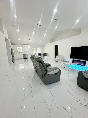 1716 NE 6th Place Cape Coral FL 33909