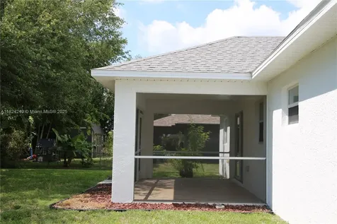 1716 NE 6th Place Cape Coral FL 33909