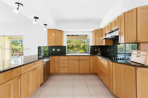 1795 NW 88th Way Coral Springs FL 33071