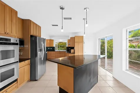 1795 NW 88th Way Coral Springs FL 33071