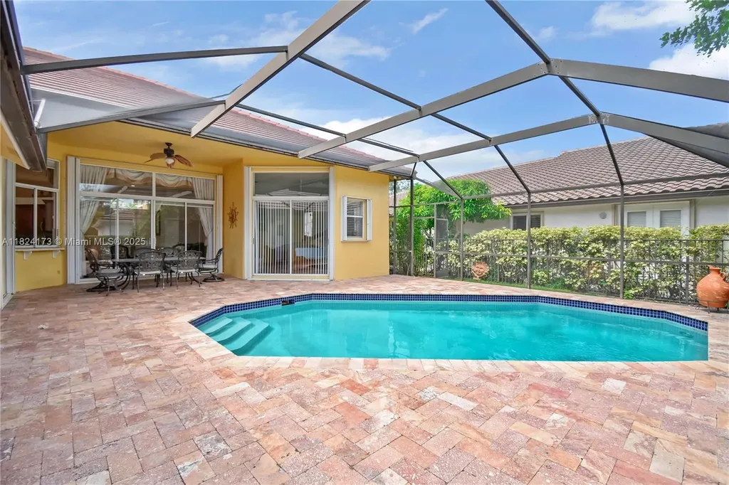 2694 Oakbrook Drive Weston FL 33332