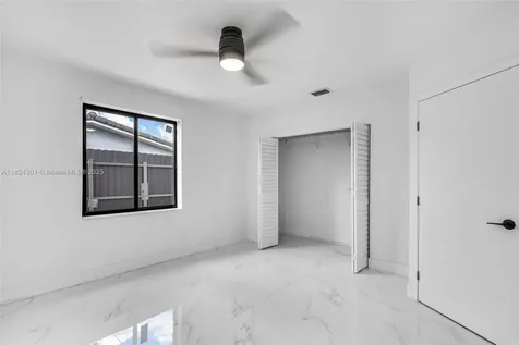 4660 W 8th Place Hialeah FL 33012
