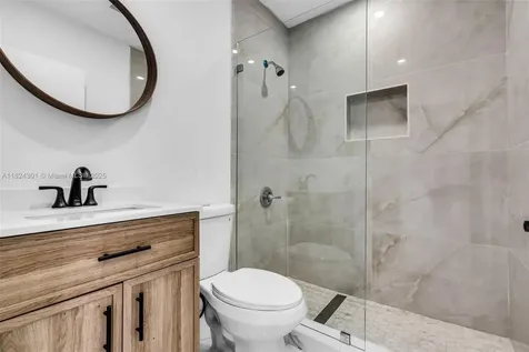 4660 W 8th Place Hialeah FL 33012
