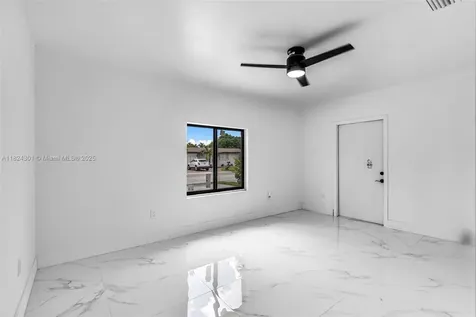 4660 W 8th Place Hialeah FL 33012