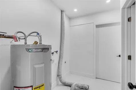 4660 W 8th Place Hialeah FL 33012