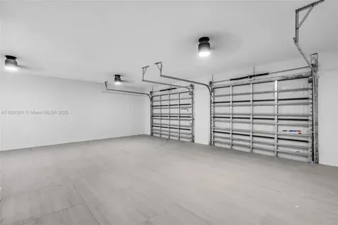 4660 W 8th Place Hialeah FL 33012