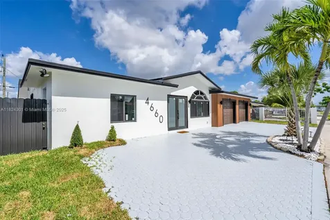 4660 W 8th Place Hialeah FL 33012