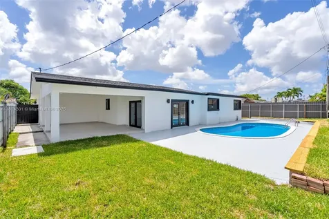 4660 W 8th Place Hialeah FL 33012