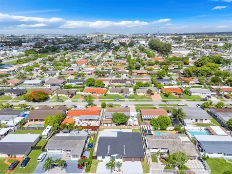 4660 W 8th Place Hialeah FL 33012