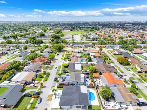 4660 W 8th Place Hialeah FL 33012