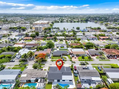 4660 W 8th Place Hialeah FL 33012