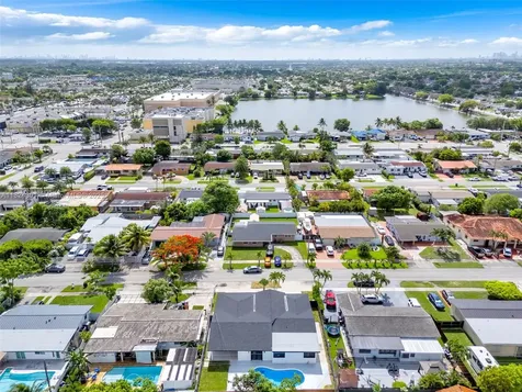 4660 W 8th Place Hialeah FL 33012