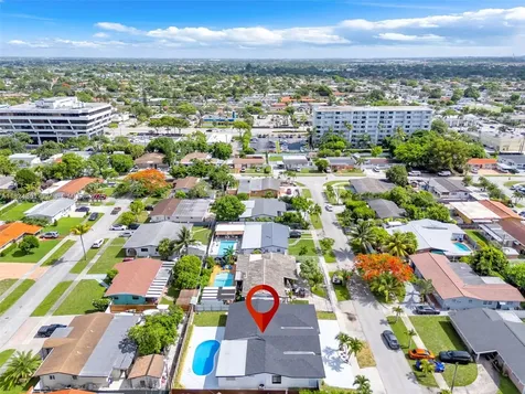 4660 W 8th Place Hialeah FL 33012