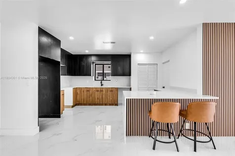 4660 W 8th Place Hialeah FL 33012