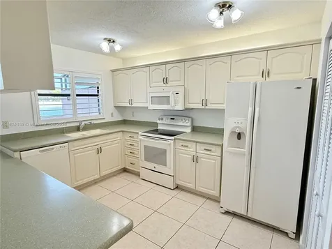 1143 NW 122nd Terrace Pembroke Pines FL 33026
