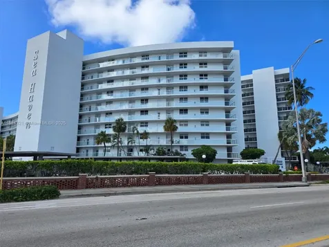2731 NE 14th Street Causeway Pompano Beach FL 33062