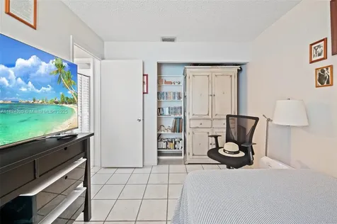 21359 NW 39th Avenue Miami Gardens FL 33055