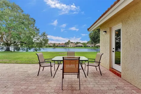 3128 Peachtree Circle Davie FL 33328