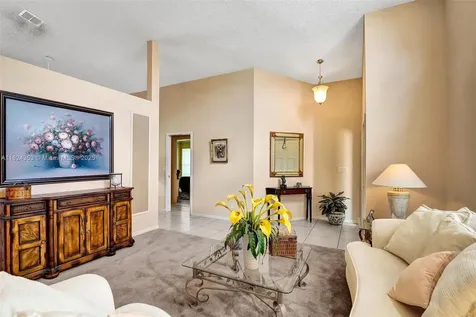 3128 Peachtree Circle Davie FL 33328