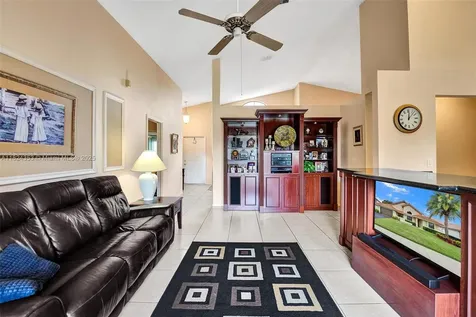 3128 Peachtree Circle Davie FL 33328