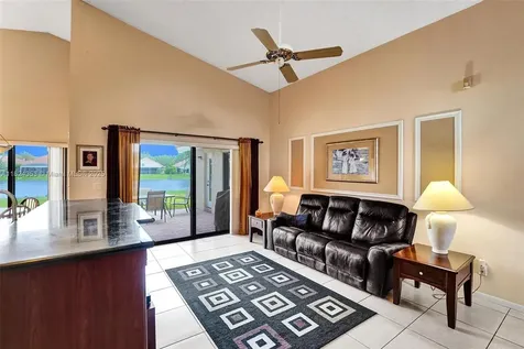 3128 Peachtree Circle Davie FL 33328