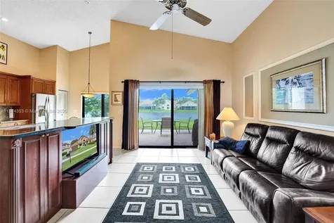 3128 Peachtree Circle Davie FL 33328