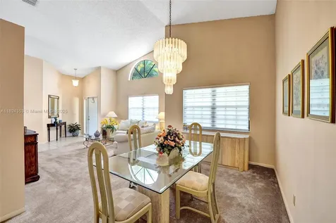 3128 Peachtree Circle Davie FL 33328