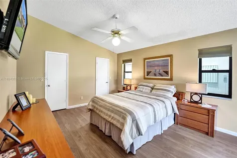 3128 Peachtree Circle Davie FL 33328