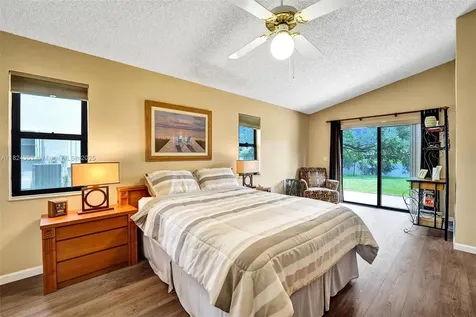 3128 Peachtree Circle Davie FL 33328