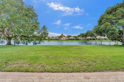 3128 Peachtree Circle Davie FL 33328