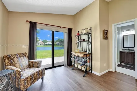3128 Peachtree Circle Davie FL 33328