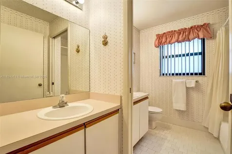 3128 Peachtree Circle Davie FL 33328