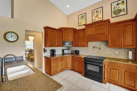 3128 Peachtree Circle Davie FL 33328