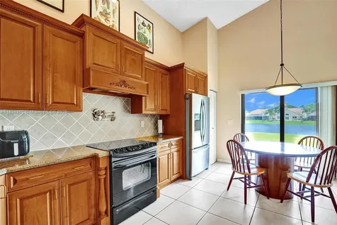 3128 Peachtree Circle Davie FL 33328