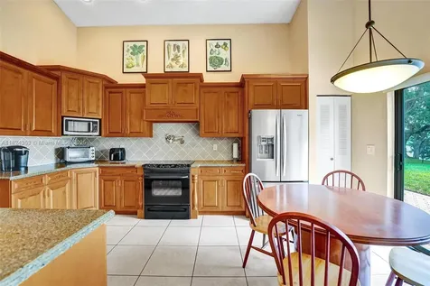 3128 Peachtree Circle Davie FL 33328