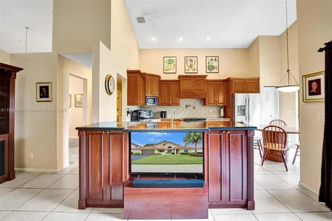 3128 Peachtree Circle Davie FL 33328