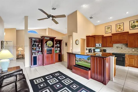 3128 Peachtree Circle Davie FL 33328