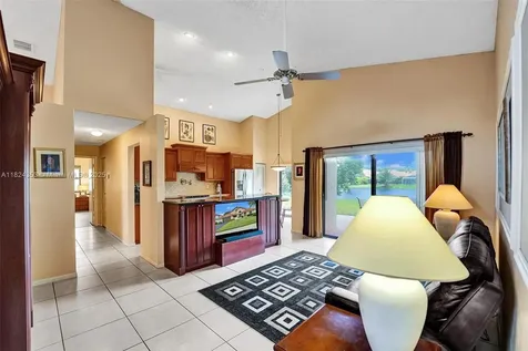 3128 Peachtree Circle Davie FL 33328