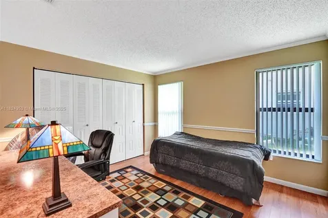 3128 Peachtree Circle Davie FL 33328