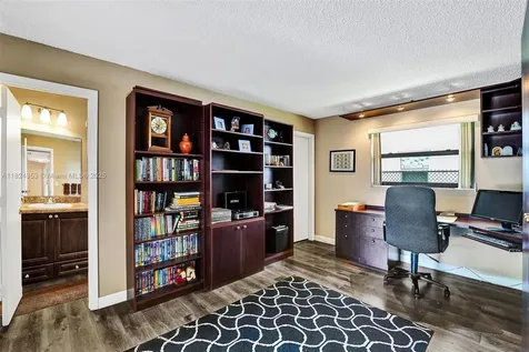 3128 Peachtree Circle Davie FL 33328