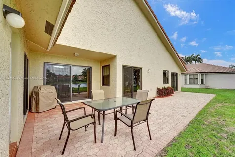 3128 Peachtree Circle Davie FL 33328