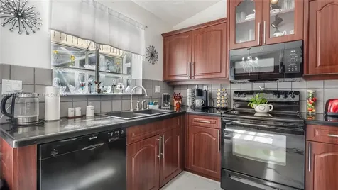 1720 SW 137th Way Miramar FL 33027